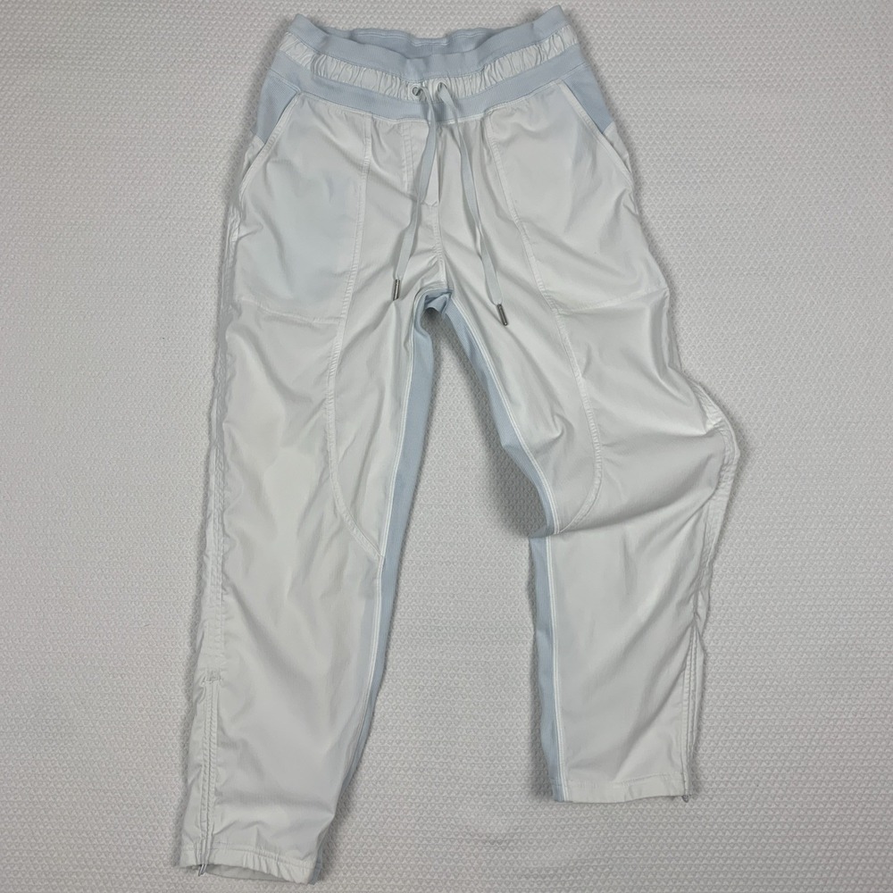 Lululemon Studio Capri Lined Pants Women's White Cropped Athletic Yoga Pull On